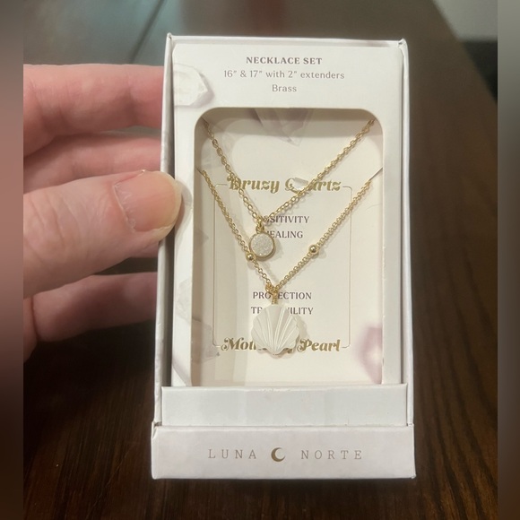 Luna Norte Women’s Set of 2 Gold Tone Brass Pendant Necklaces - Picture 3 of 3